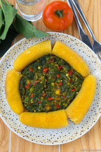 SPINACH SAUCE WITH PLANTAINS