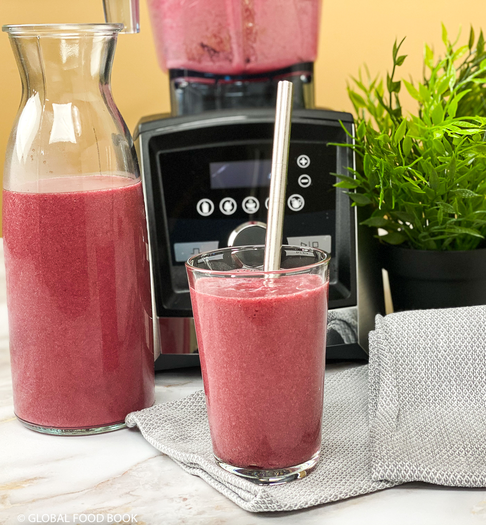 BEETROOT POWDER, BANANA, PEAR, PINEAPPLE SMOOTHIE